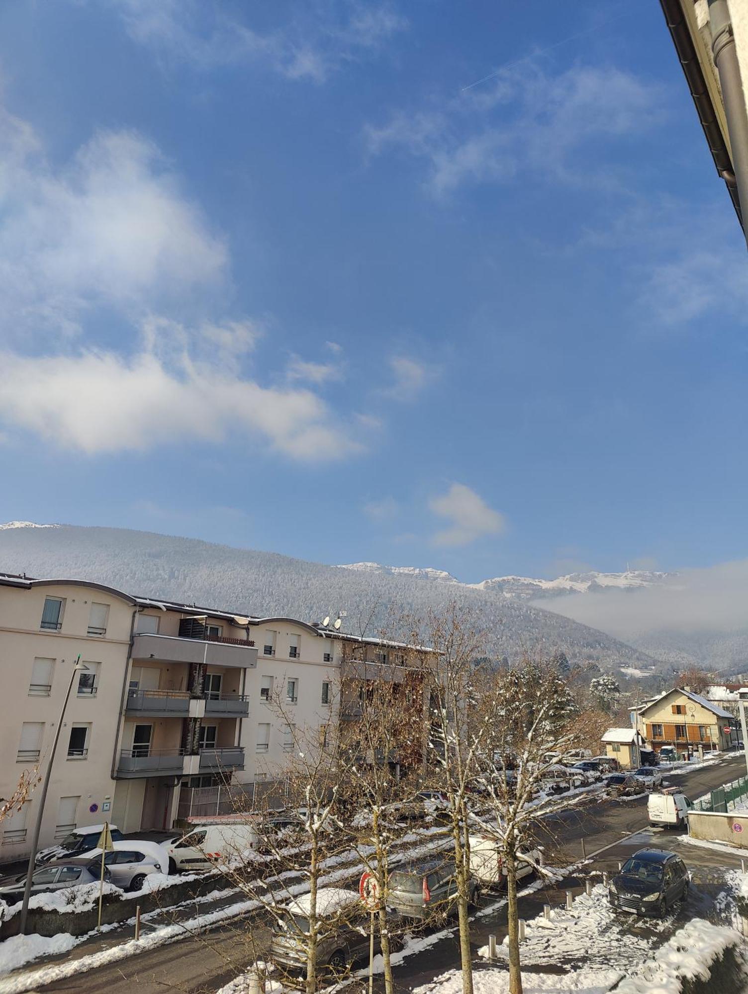 Luxury Apartment «Le Jurassien», Gex-Geneve Cessy Exterior photo